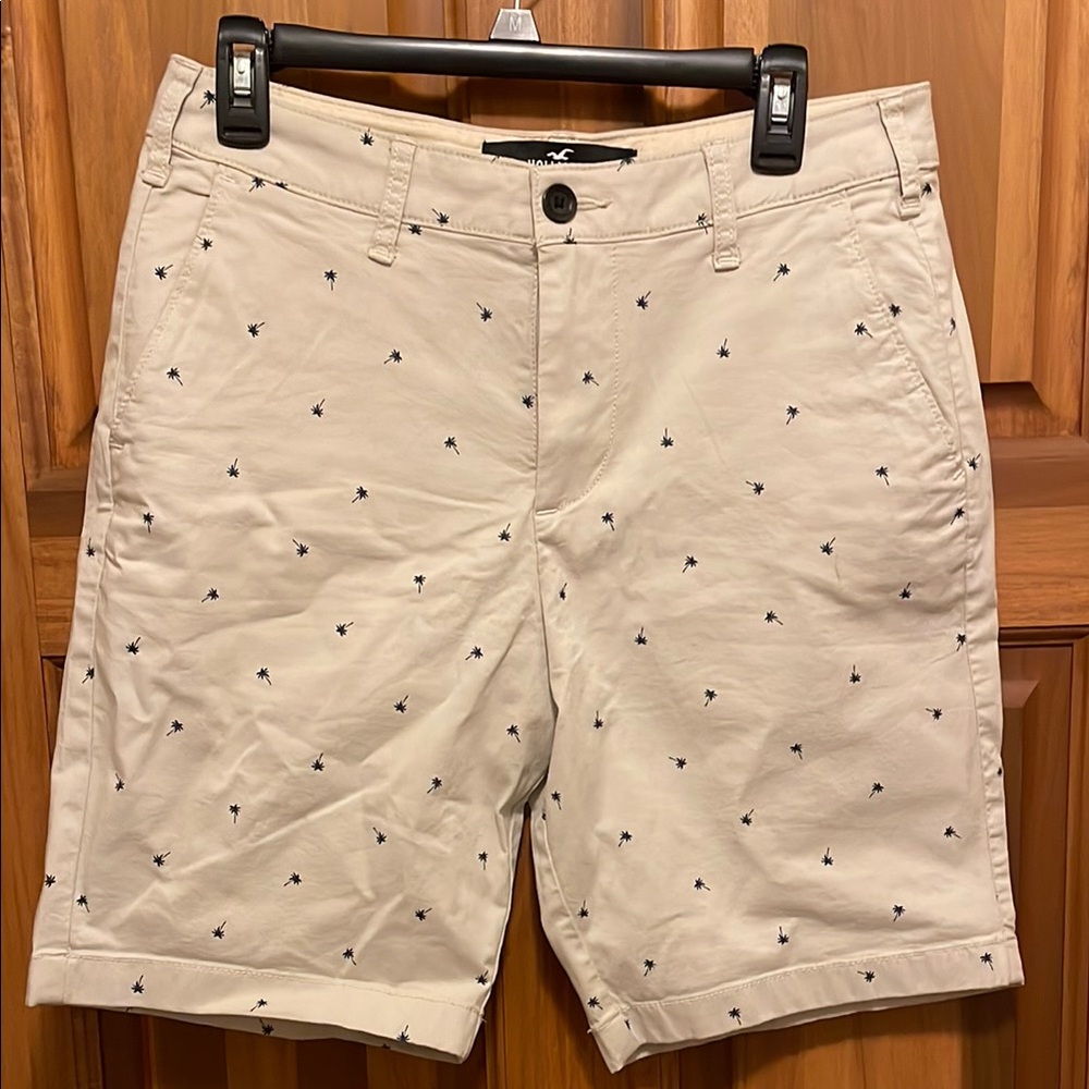 Men's Hollister tan shorts